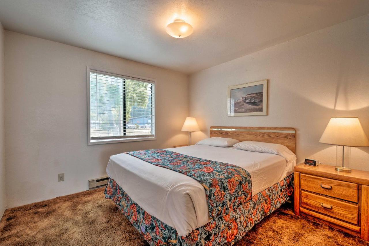 Smith River Vintage Cabin Oceanfront Deck And Views Exterior foto
